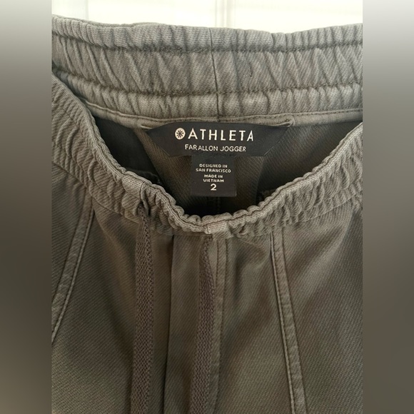Athleta Farallon Jogger “Cypress Green” - Picture 6 of 6